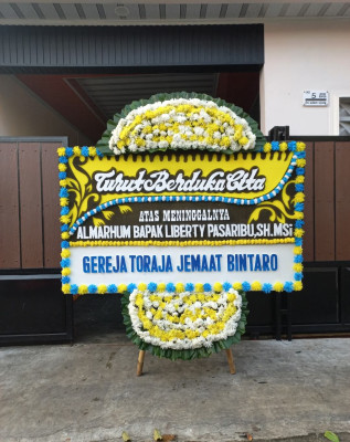 Papan Bunga Duka di Paiton